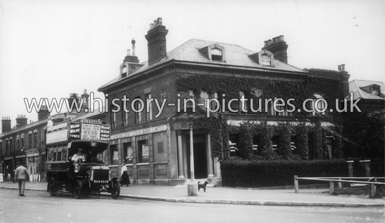 Bus and Bank, High Road junction Broadmead Road, Woodford Green, Essex. c.1910